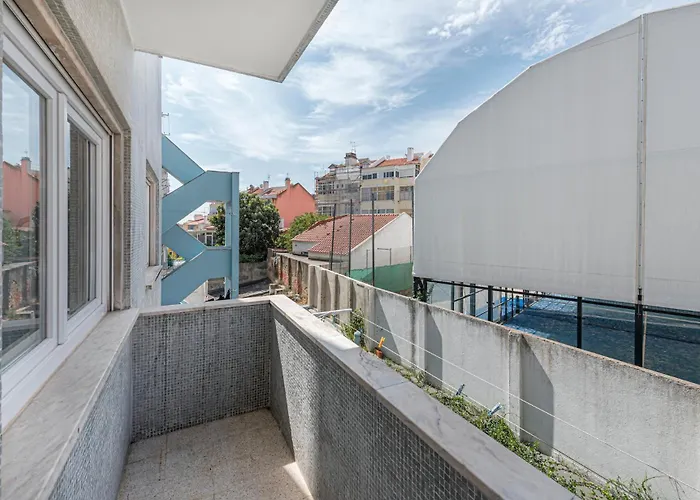 Houze Spacious Near Marques De Pombal *